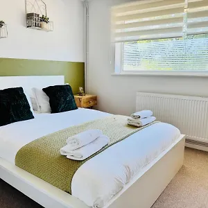 Jade's Cozy Retreat: Pet-friendly 2-bed With Garden Cambridge (Cambridgeshire)